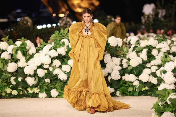 Vestido de Nylon YSL - Metrópoles