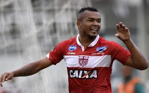Zé Carlos, ex-jogador do CRB, é preso por agredir mulher em Alagoas