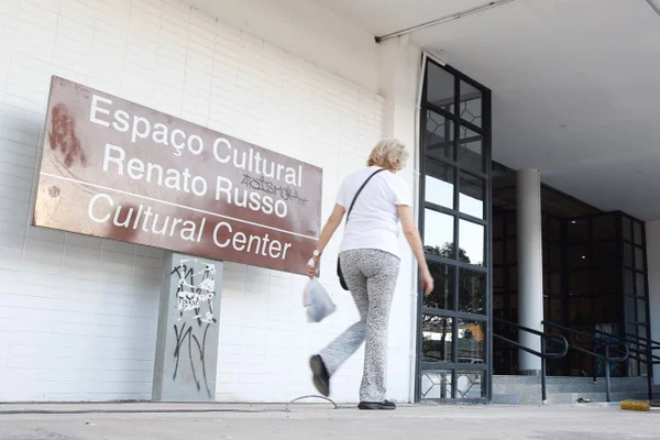 Após quase cinco anos fechado, Espaço Cultural Renato Russo é reaberto