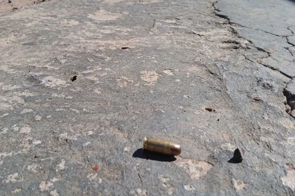 Projétil foi encontrado no local em que a mulher foi atingida