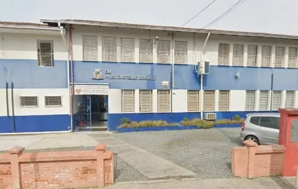 fachada da escola em SC