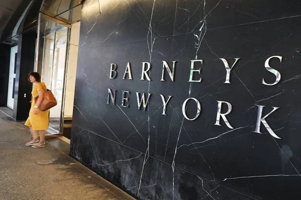 Com dívida milionária, Barneys New York pede proteção contra falência