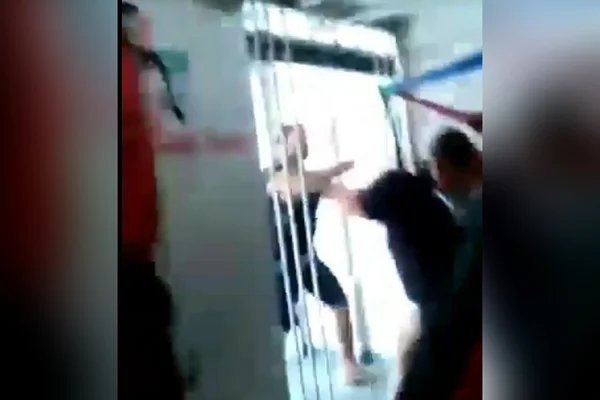 Mulheres agredidas por policiais em barco no Pará choram ao relatar violência