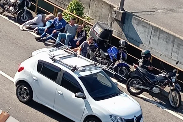 Tiroteio na Linha Amarela, no Rio de Janeiro, deixou dois mortos