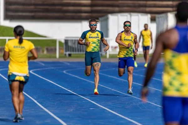 RICARDO MENDONÇA E EDSON CAVALCANTE - Treino do Atletismo em Troyes, cidade onde a delegação brasileira faz aclimatação antes dos Jogos Paralímpicos, na França