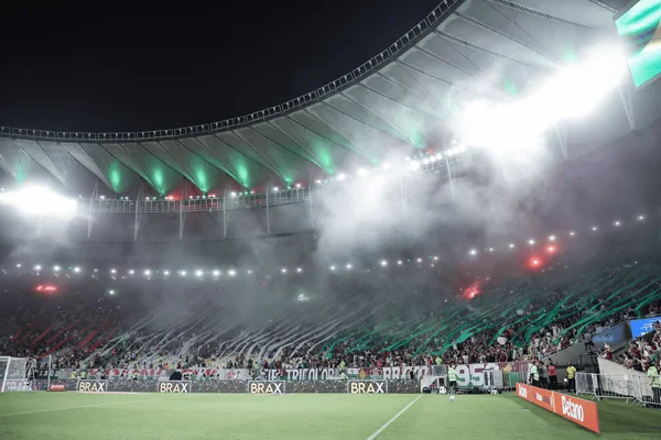 Torcida do Fluminense no Maracanã na partida diante do Bahia, pela Copa do Brasil