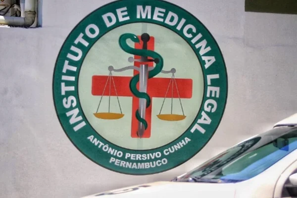 Imagem colorida, fachada do instituto de medicina legal de PE - Metrópoles