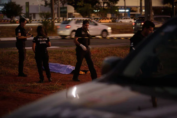 Executado perto do Aeroporto JK, jovem foi atingido com seis tiros