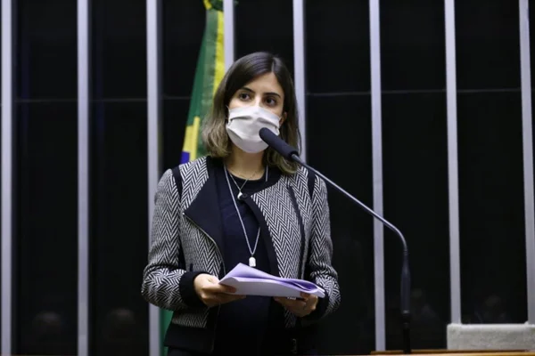 Tabata Amaral