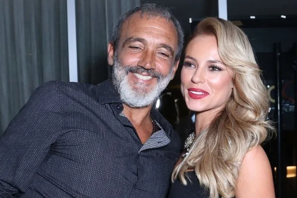 Ex de Paolla Oliveira aparece com namorada 36 anos mais jovem