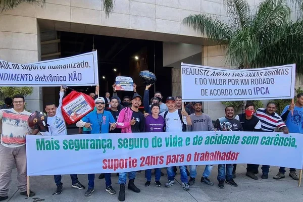Motoboys de Brasília fazem protesto por melhorias para a categoria