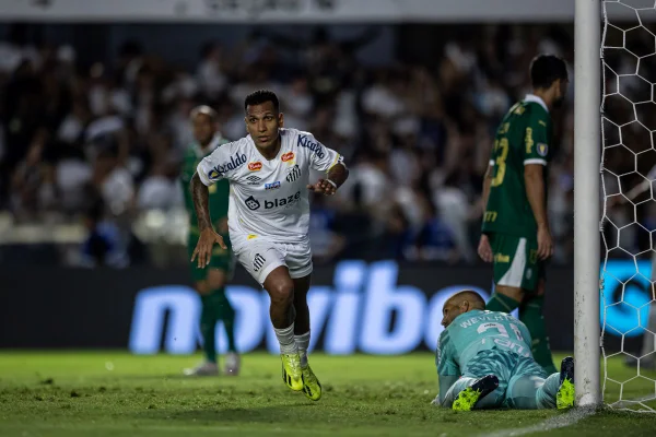 Santos domina, vence o Palmeiras e abre vantagem na final do Paulistão