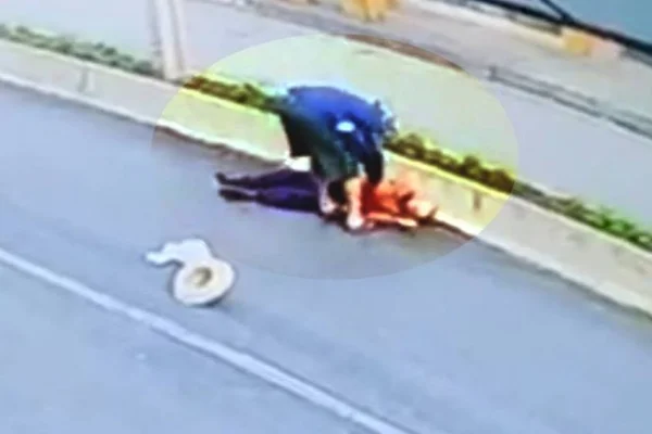 Idoso bate a cabeça em mureta ao ser agredido por assaltante em Goiás