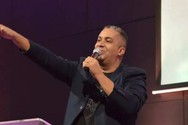 Famoso cantor de pagode revela que quase morreu de overdose