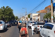 Segundo a Polícia Militar (PM), o homem foi achado já sem vida e a suspeita é de latrocínio (roubo seguido de morte)
