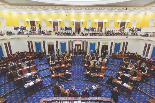 Senado dos EUA aprova ajuda de US$ 13,6 bilhões para Ucrânia