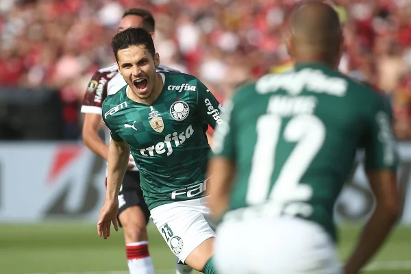 Em evento, Zico elogia Raphael Veiga e o recomenda à Udinese