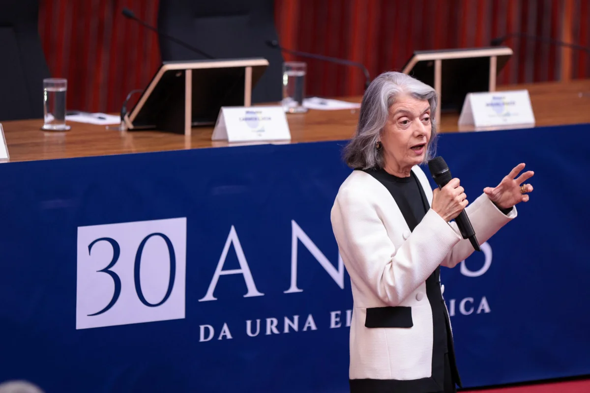 Cármen Lúcia cita conto de Clarice Lispector em sessão no STF. Conheça obra - imagem 3 Cármen Lúcia cita conto de Clarice Lispector em sessão no STF. Conheça obra - imagem 3