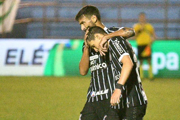 Corinthians avança na Copa do Brasil