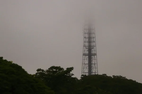 Neblina toma conta do Distrito Federal na manhã desta sexta-feira (15/1)