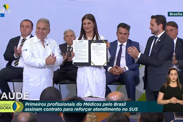 cerimonia contratação programa mais médicos planalto marcelo queiroga