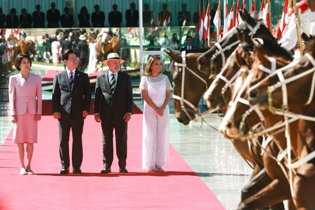 Lula recebe presidente da Coreia do Sul no Palácio da Alvorada - imagem 8 Lula recebe presidente da Coreia do Sul no Palácio da Alvorada - imagem 8