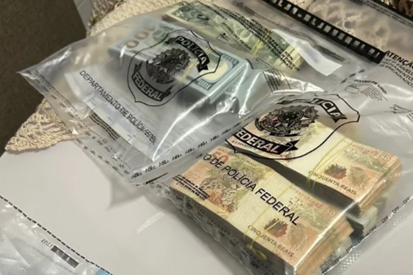 PF desmonta contrabando milionário que usava excursões de turismo