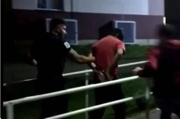 Suspeito de pedofilia, segurança de prédio é agredido por moradores