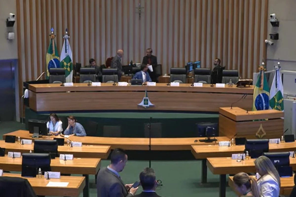 Esvaziada: Sessão da CLDF tem apenas 7 deputados presentes e encerra cedo