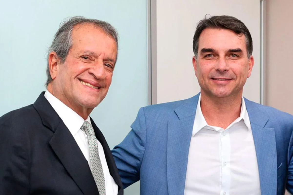 Valdemar da Costa Neto e Flávio Bolsonaro Valdemar da Costa Neto e Flávio Bolsonaro