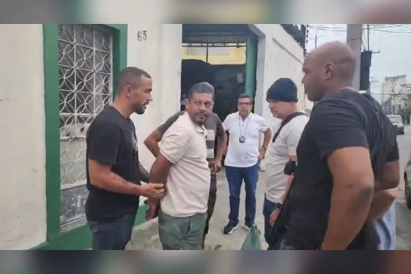 Ex-funcionário de prefeitura do RJ “vendia” travestis e adolescentes