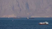Irã diz que atacou 2 petroleiros que tentaram navegar por Ormuz Irã diz que atacou 2 petroleiros que tentaram navegar por Ormuz