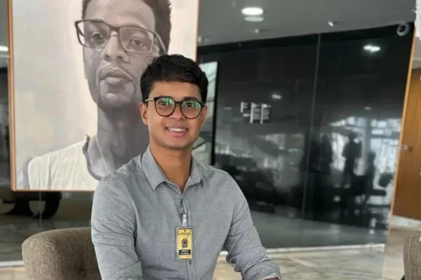 Estudante que passou em 1º na medicina da USP recebe alta da UTI