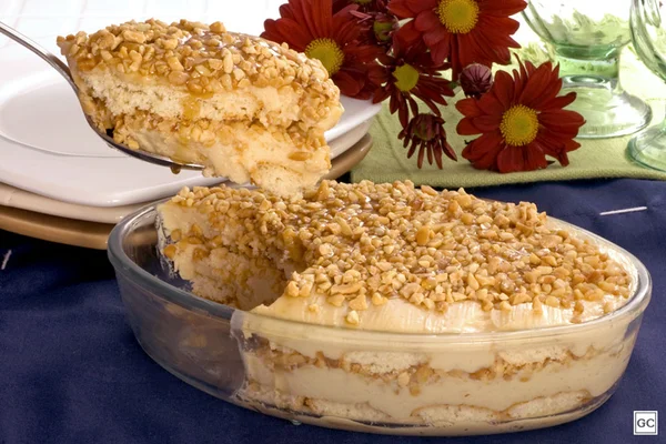 Adoce seu final de semana com a receita do pavê de torrone e mel
