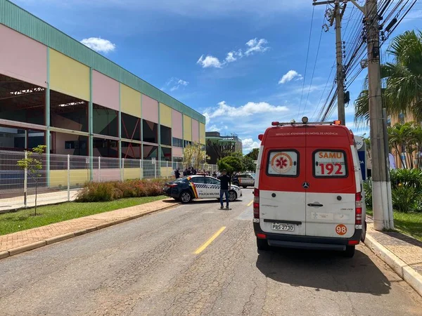 Mulher é esfaqueada e morre em frente a papelaria no Distrito Federal