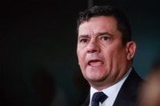 Moro afirma que menção ao seu nome pela PF é tentativa "tosca" de desviar atenção da responsabilidade do governo Lula sobre a farra do INSS