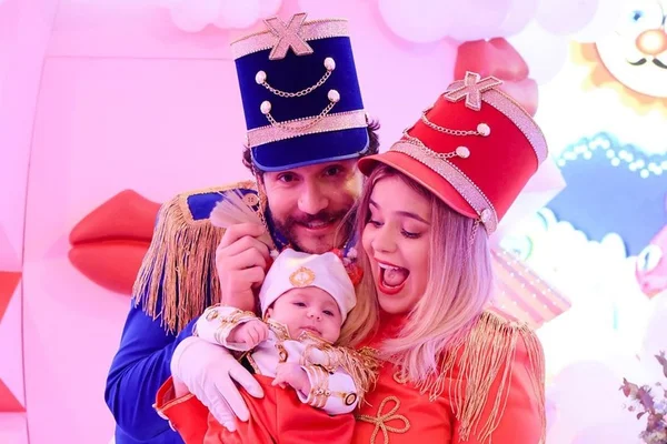 Foto colorida de Viih Tube, Eliezer e Lua di Felice - Metrópoles