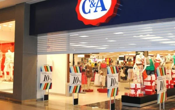 Imagem colorida de uma loja da C&A