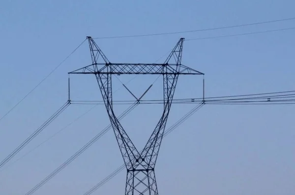 Governo avalia concessão de energia com remuneração atrelada ao dólar