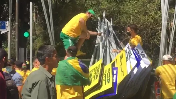 Evangélicos descarregaram placas em manifestação na Av. Paulista
