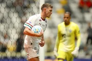 Castillo fez o gol de honra do Fluminense na derrota por 3 x 1 para o Atlético-MG. Castillo fez o gol de honra do Fluminense na derrota por 3 x 1 para o Atlético-MG.