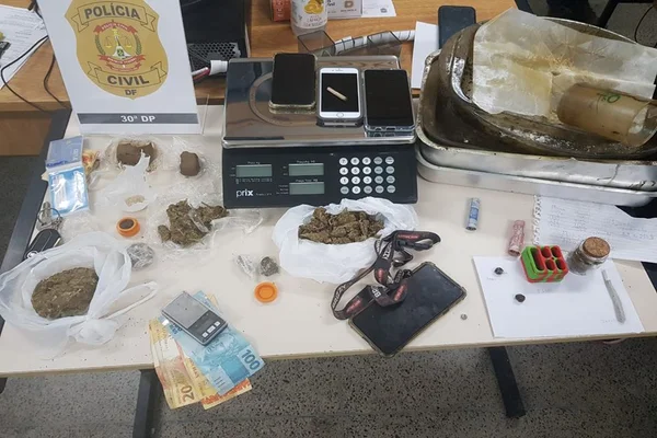 Tráfico: polícia prende aluno da UnB e homem que montava “kit maconha”