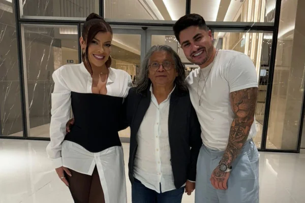 Jaquelline Grohalski e Lucas Souza se encontram com Marlene Mattos