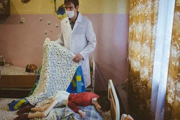 Crianças são encontradas passando fome em orfanatos na Bielorrússia