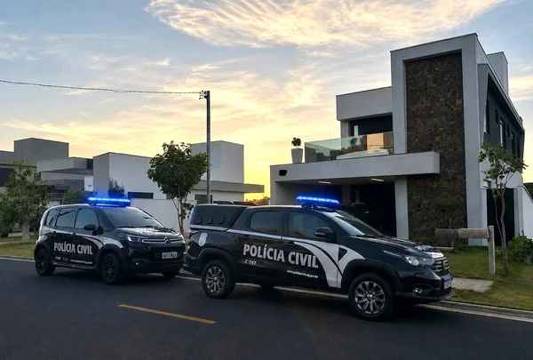 casa de alto padrão em condomínio de Uberlândia