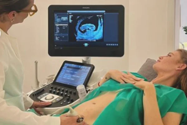 Pedro Scooby registra Cintia Dicker em ultrassom: “Orgulho de ser pai”