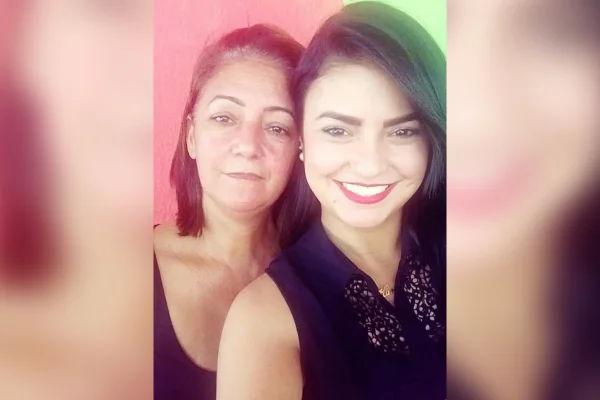 Filha é presa após matar a própria mãe a facadas