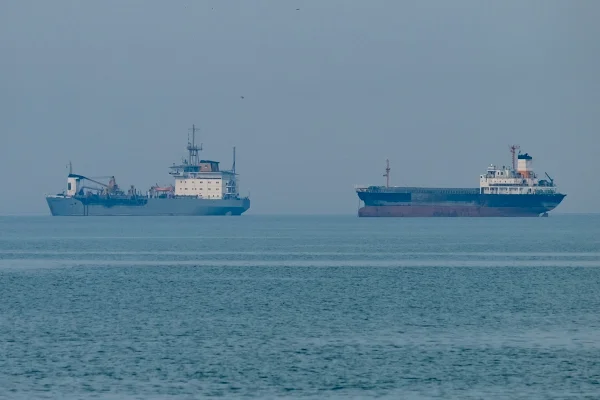 Irã diz ter atingido petroleiro dos EUA no Golfo Pérsico