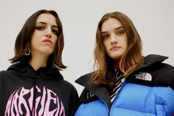 Em Londres, Maison Margiela lança collab com marca americana