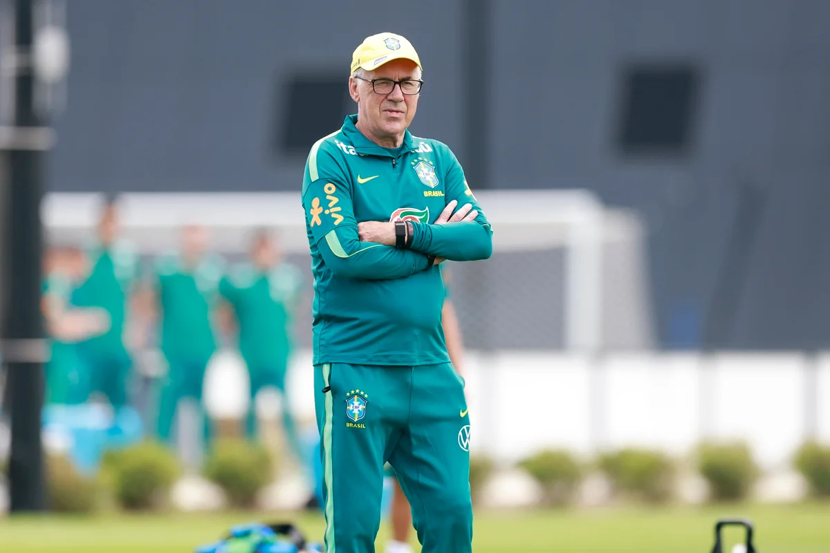 A Seleção Brasileira se prepara para jogo contra o Japão A Seleção Brasileira se prepara para jogo contra o Japão